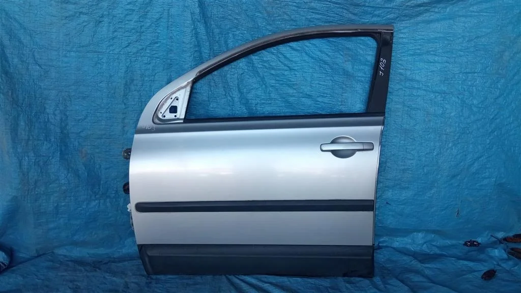 Б.у. дверь NISSAN QASHQAI J10 NISSAN QASHQAI J10 MR20DE 2007