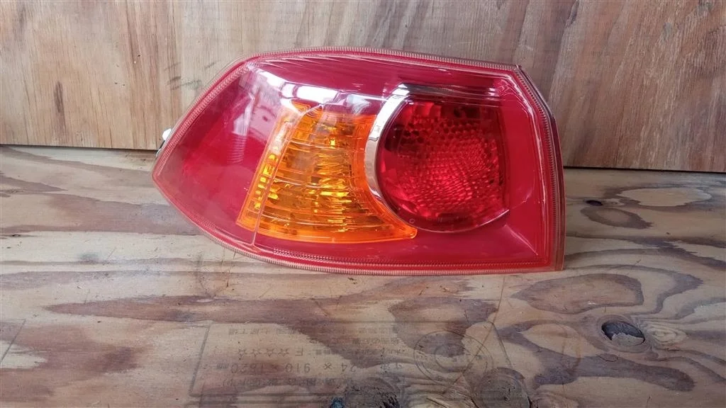 Б.у. фонарь наружный MITSUBISHI LANCER CY4A MITSUBISHI LANCER CY4A 4B11