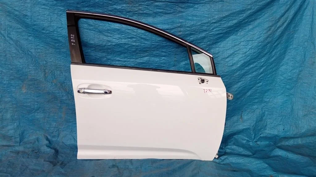Б.у. дверь TOYOTA AVENSIS ZRT270 TOYOTA AVENSIS ZRT270 3ZRFAE 2011