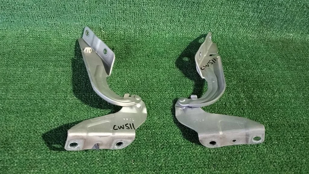 Б.у. петля капота (2шт) MITSUBISHI OUTLANDER XL CW5W MITSUBISHI OUTLANDER XL CW5W 4B11 2006