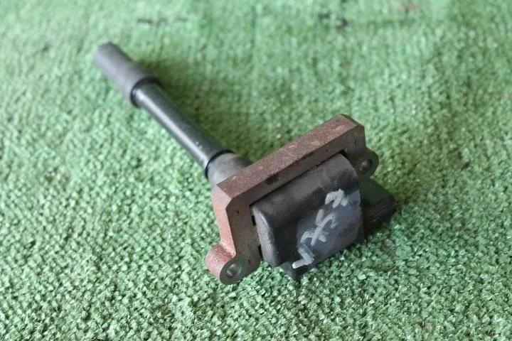 Б.у. катушка зажигания MITSUBISHI PAJERO V75W MITSUBISHI PAJERO V75W 6G74 2001