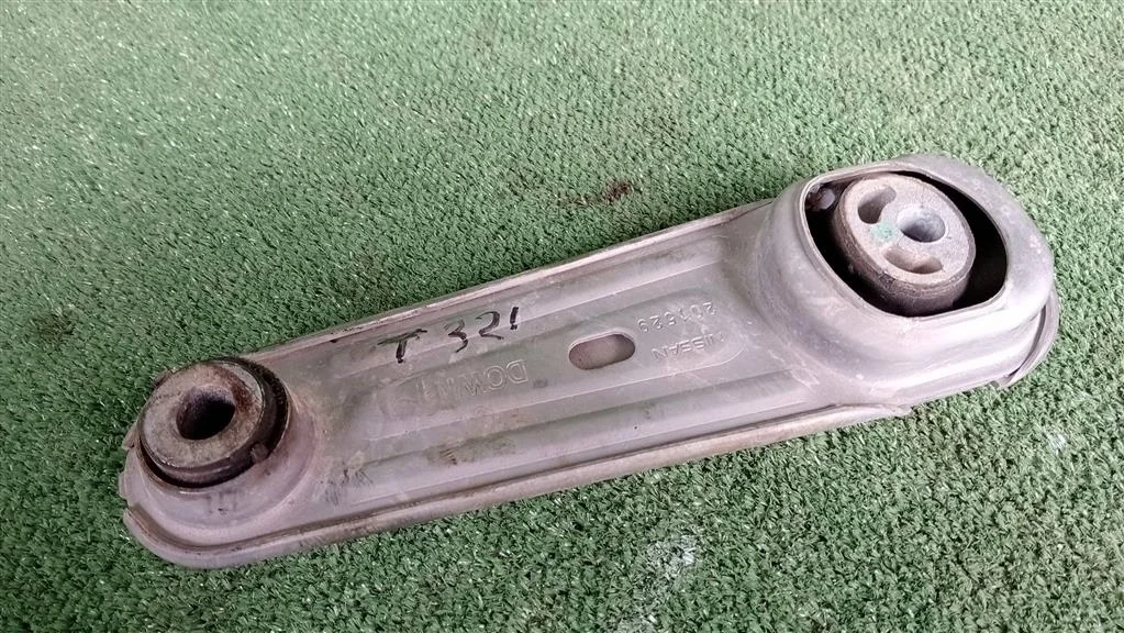 Б.у. опора двигателя NISSAN X-TRAIL T32 NISSAN X-TRAIL T32 MR20DD 2015