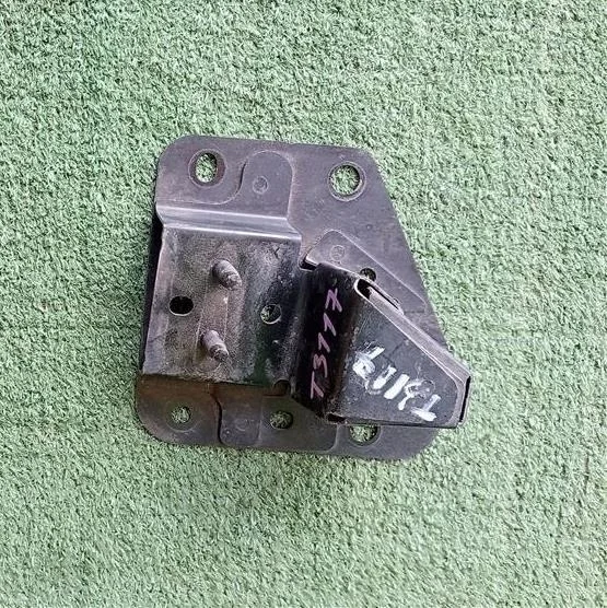 Б.у. кронштейн усилителя бампера зад NISSAN X-TRAIL T31 NISSAN X-TRAIL T31 QR25 2007