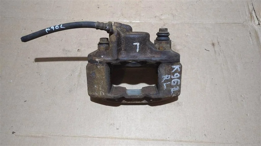 Б.у. суппорт MITSUBISHI PAJERO SPORT K96W MITSUBISHI PAJERO SPORT K96W 6G72 1998-2009