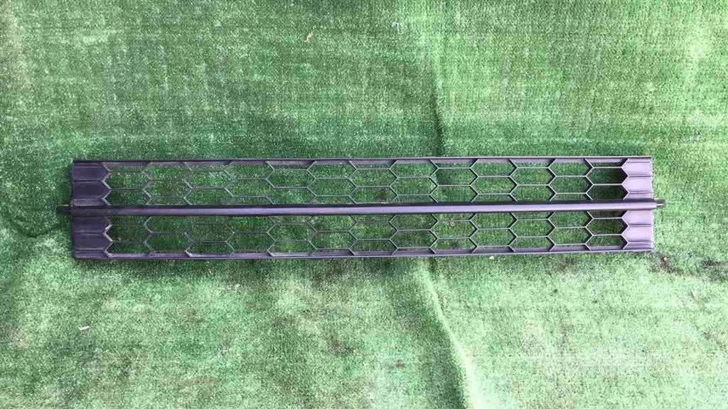 Б.у. решетка бампера SKODA RAPID SKODA RAPID