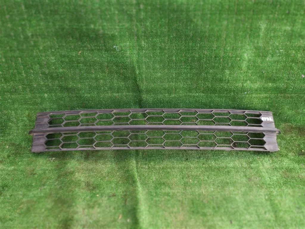 Б.у. решетка бампера SKODA RAPID NH SKODA RAPID NH CWVB 2017