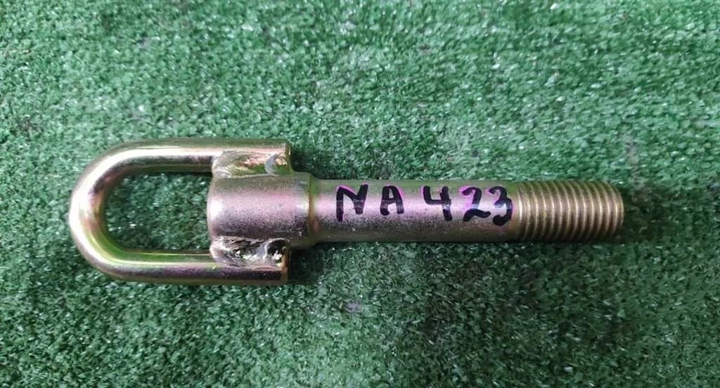 Б.у. крюк буксировочный MITSUBISHI GRANDIS NA4W MITSUBISHI GRANDIS NA4W 4G69 2003