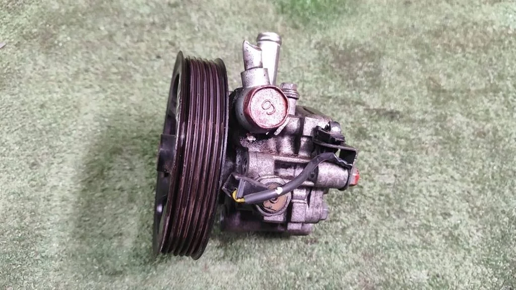 Б.у. насос гидроусилителя MITSUBISHI LANCER CY4A MITSUBISHI LANCER CY4A 2.0 2008