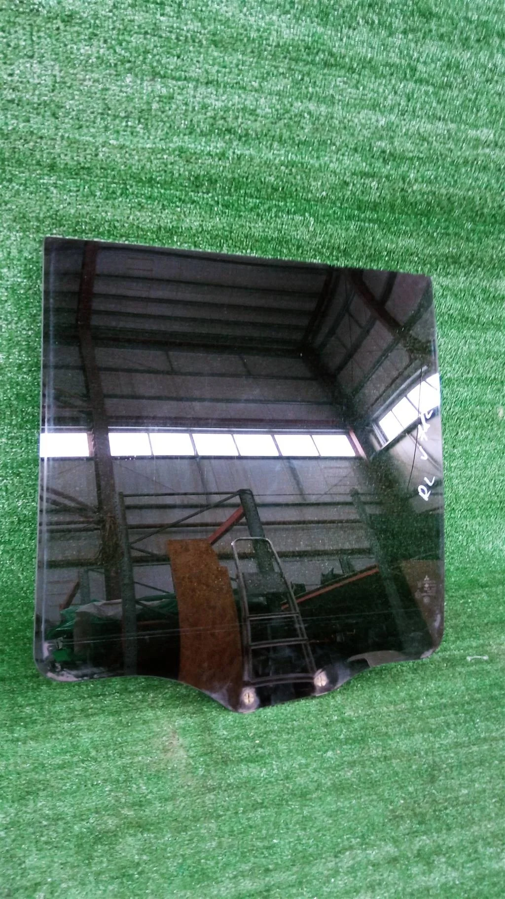 Б.у. стекло двери MITSUBISHI PAJERO V78W MITSUBISHI PAJERO V78W 4M41 2000