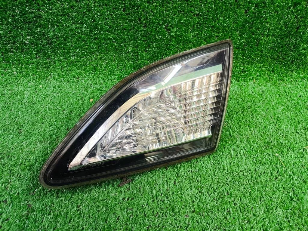 Б.у. фонарь внутренний MAZDA MAZDA 3 BL MAZDA MAZDA 3 BL 1.6 2009