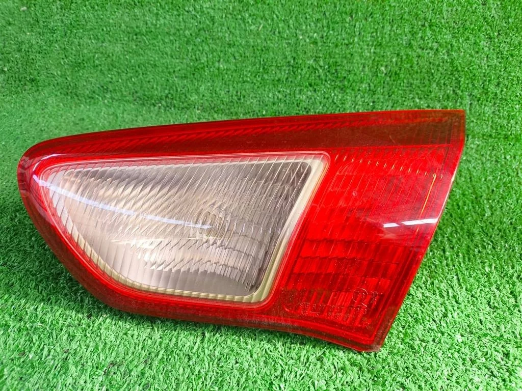 Б.у. фонарь внутренний MITSUBISHI LANCER CX3A MITSUBISHI LANCER CX3A 1.8 2011