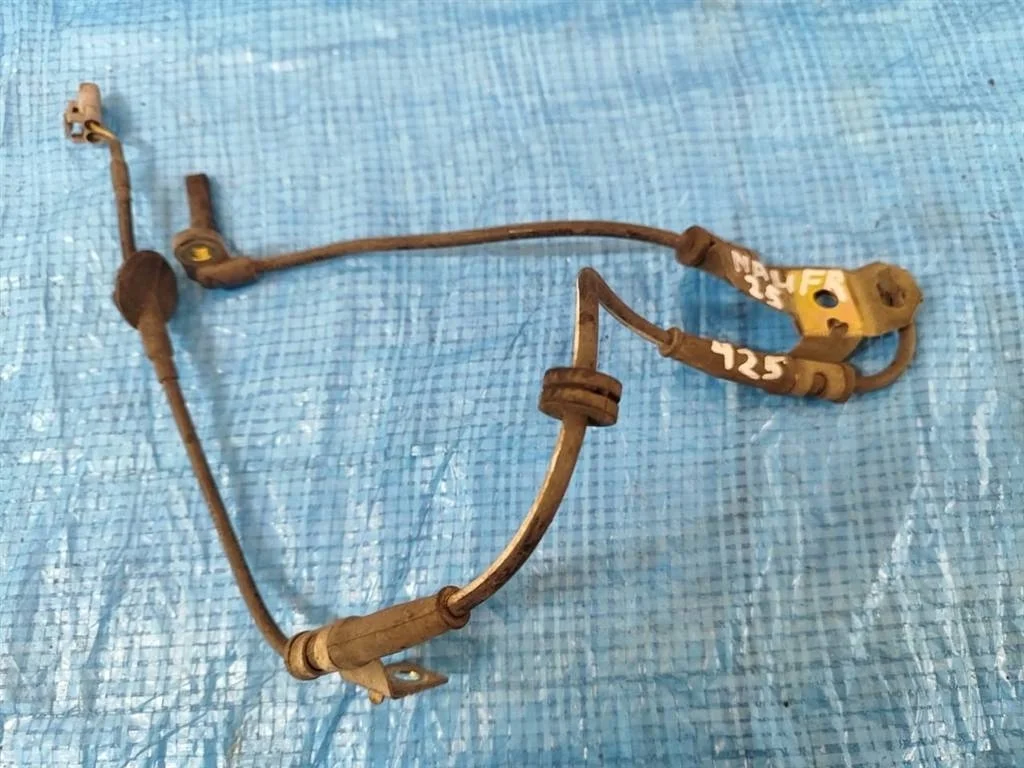 Б.у. датчик abs MITSUBISHI GRANDIS NA4W MITSUBISHI GRANDIS NA4W 4G69 2003