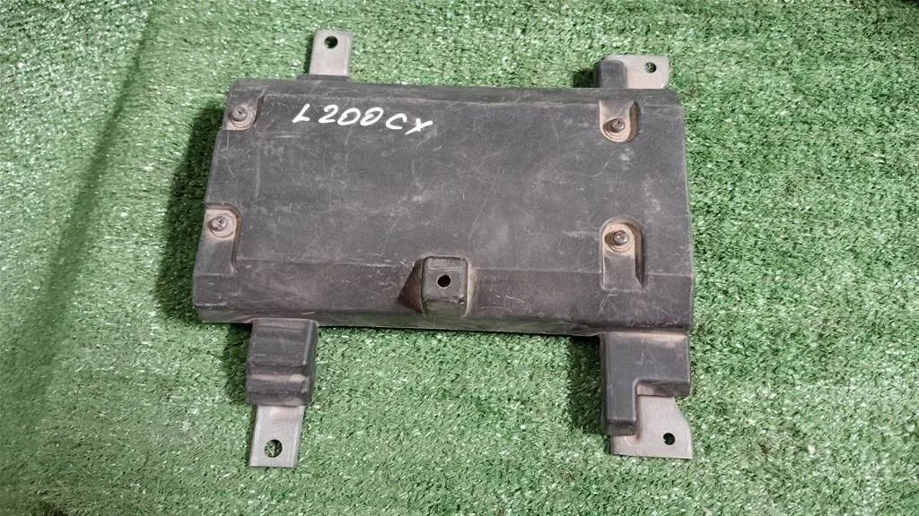 Б.у. усилитель звука MITSUBISHI L200 KB4T MITSUBISHI L200 KB4T 4D56 2005-2014