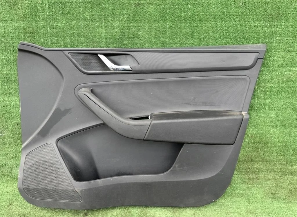 Б.у. обшивка двери SKODA RAPID SKODA RAPID