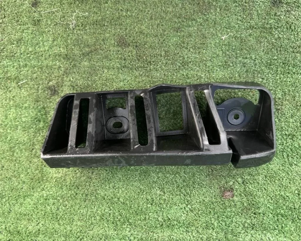 Б.у. крепление бампера зад SKODA RAPID SKODA RAPID