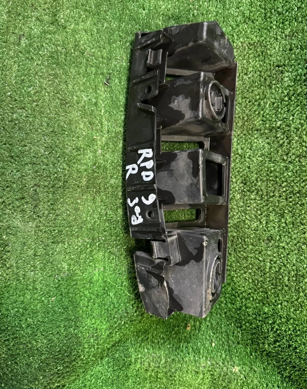 Б.у. крепление бампера зад SKODA RAPID SKODA RAPID