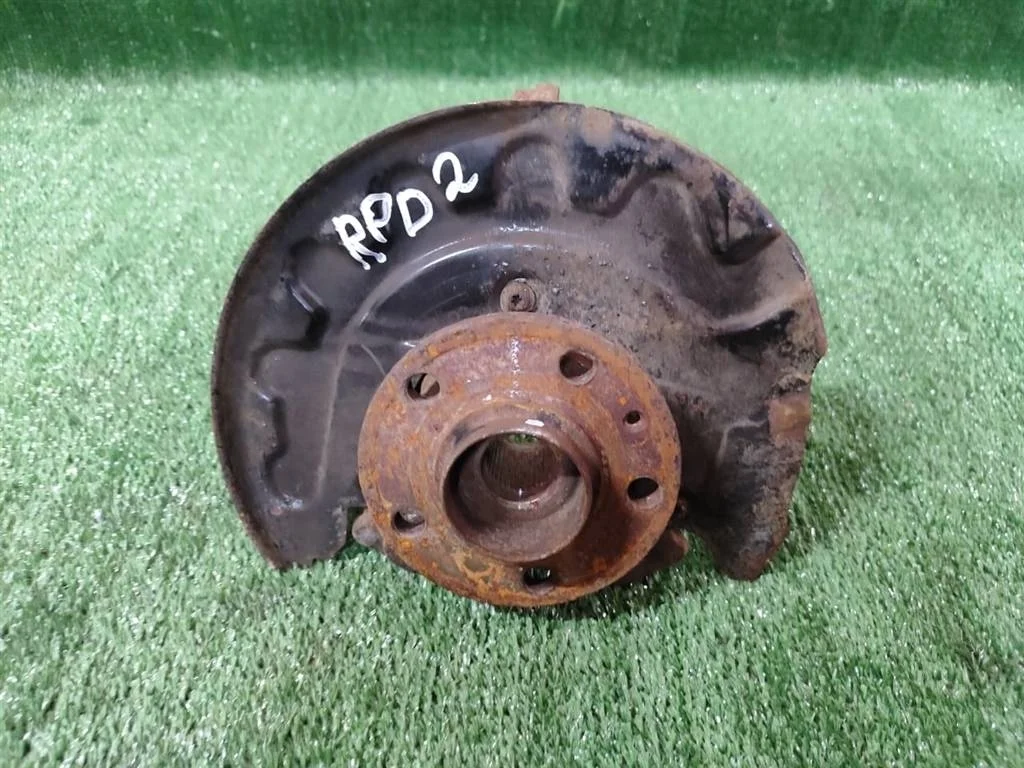 Б.у. кулак поворотный SKODA RAPID NH SKODA RAPID NH CWVB 2017