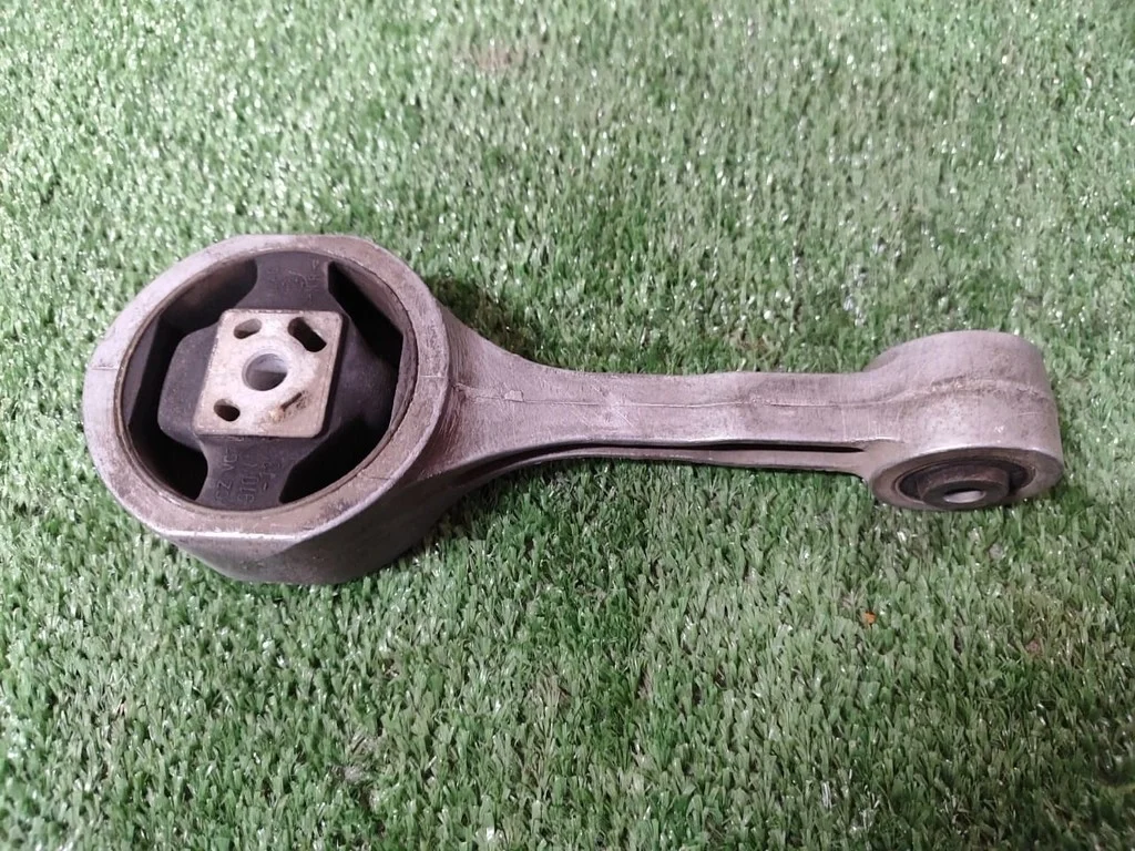 Б.у. опора двигателя SKODA RAPID SKODA RAPID