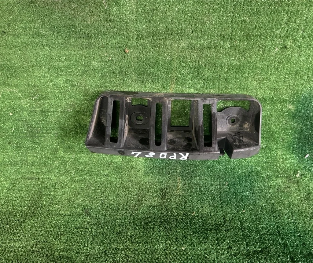 Б.у. крепление бампера зад SKODA RAPID SKODA RAPID