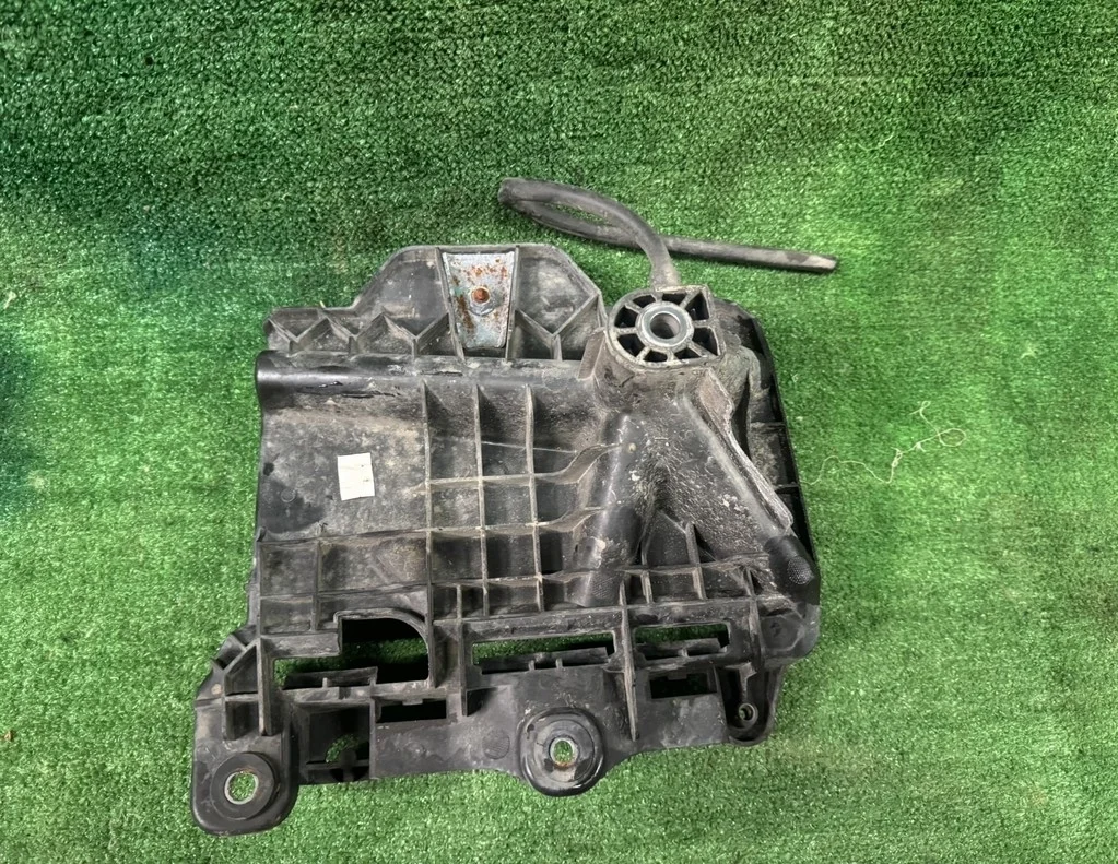 Б.у. площадка под аккумулятор SKODA RAPID SKODA RAPID  CWVB