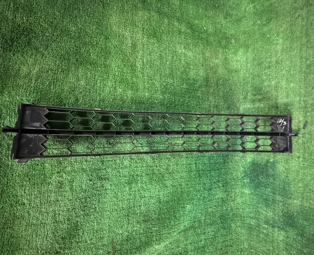 Б.у. решетка бампера SKODA RAPID SKODA RAPID