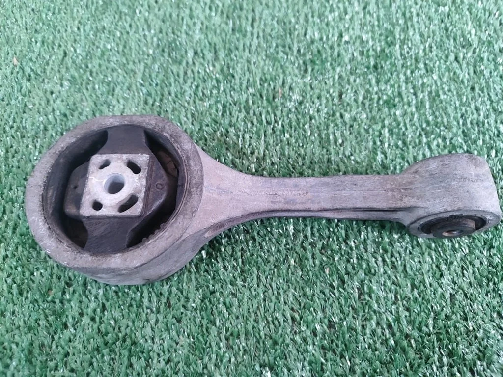 Б.у. опора двигателя SKODA RAPID SKODA RAPID