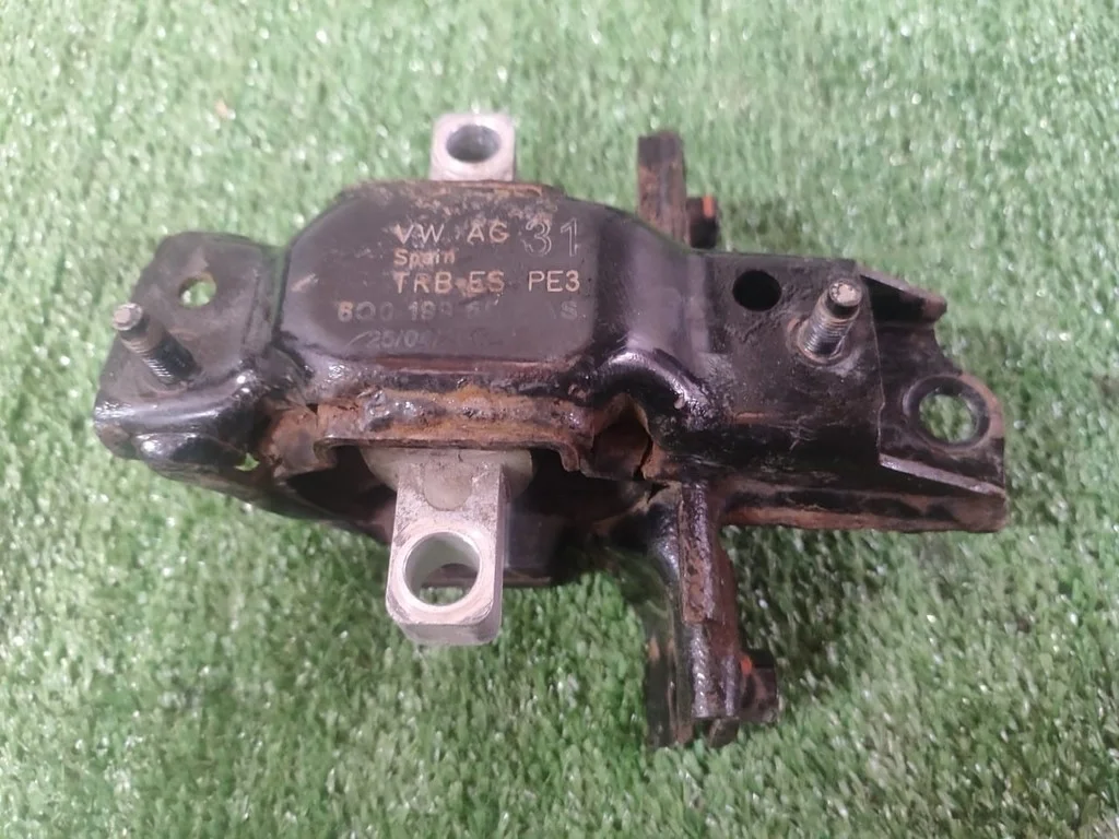 Б.у. опора двигателя SKODA RAPID SKODA RAPID