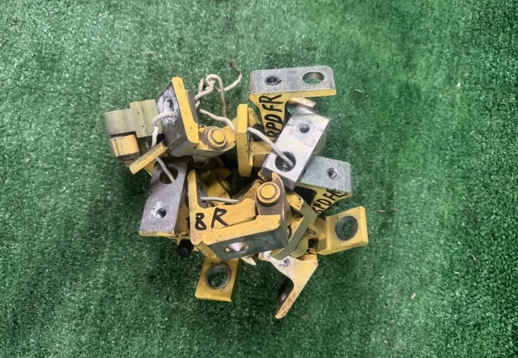 Б.у. петля двери SKODA RAPID SKODA RAPID