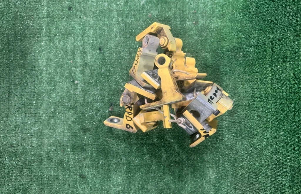 Б.у. петля двери SKODA RAPID SKODA RAPID