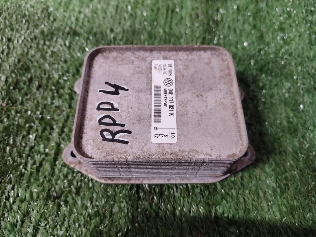 Б.у. радиатор масляный SKODA RAPID SKODA RAPID  CWVB 2017