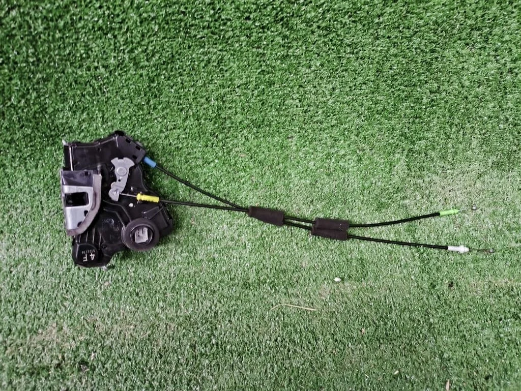 Б.у. замок двери TOYOTA CAMRY V50 ASV50 TOYOTA CAMRY V50 ASV50 2.5 2016