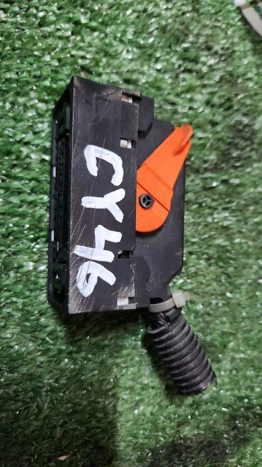 Б.у. разъём блока abs MITSUBISHI LANCER CY4A MITSUBISHI LANCER CY4A 2.0 2008