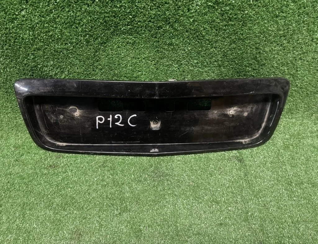 Б.у. накладка на крышку багажника NISSAN PRIMERA P12 NISSAN PRIMERA P12  2002-2007