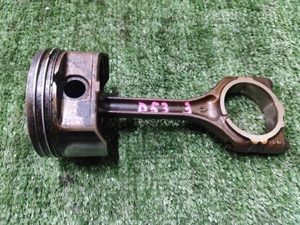 Б.у. шатун MITSUBISHI Delica D5 CV MITSUBISHI Delica D5 CV 4B11 2011