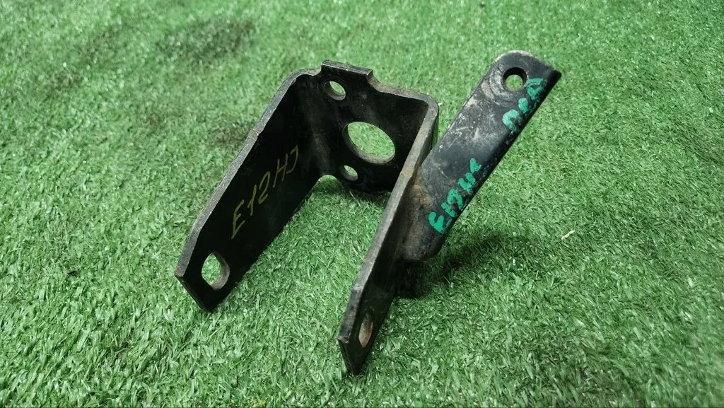 Б.у. кронштейн опоры двигателя TOYOTA COROLLA E120 TOYOTA COROLLA E120 1ZZ 2004