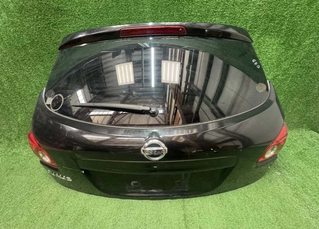 Б.у. дверь багажника NISSAN QASHQAI J10 NISSAN QASHQAI J10 2.0 2009