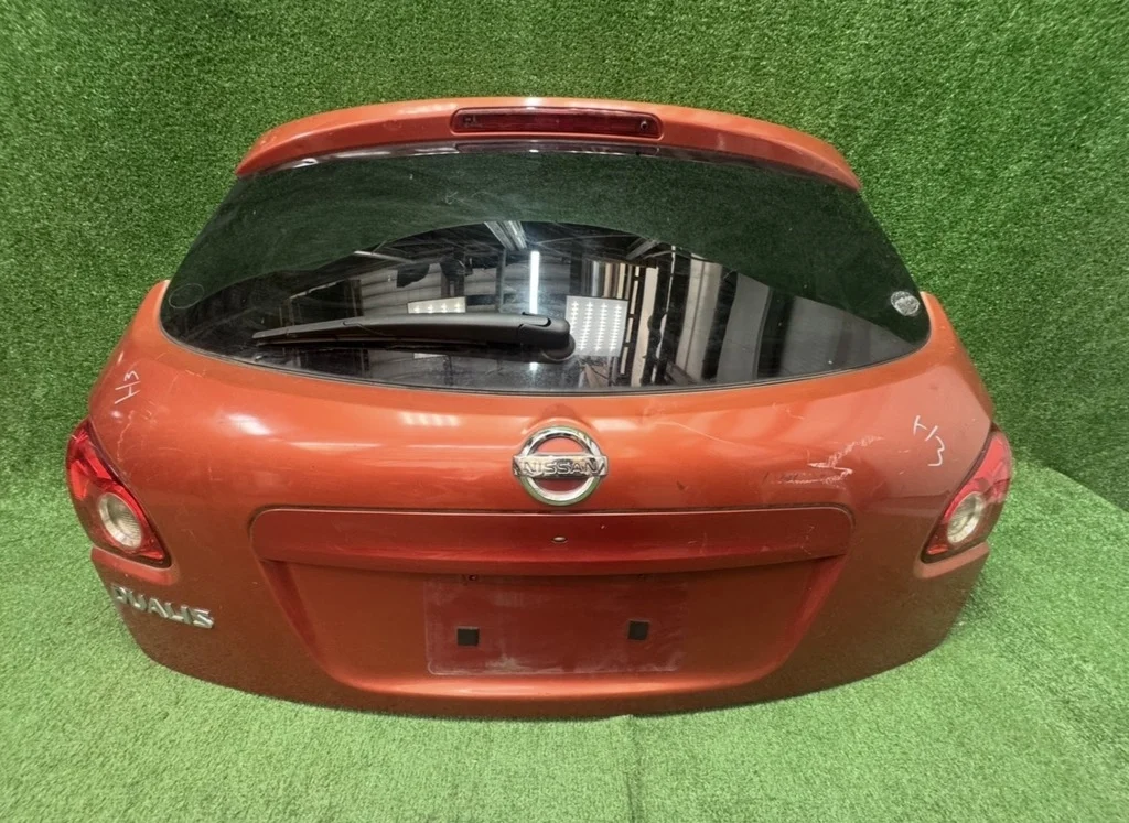 Б.у. дверь багажника NISSAN QASHQAI J10 NISSAN QASHQAI J10 2.0 2009