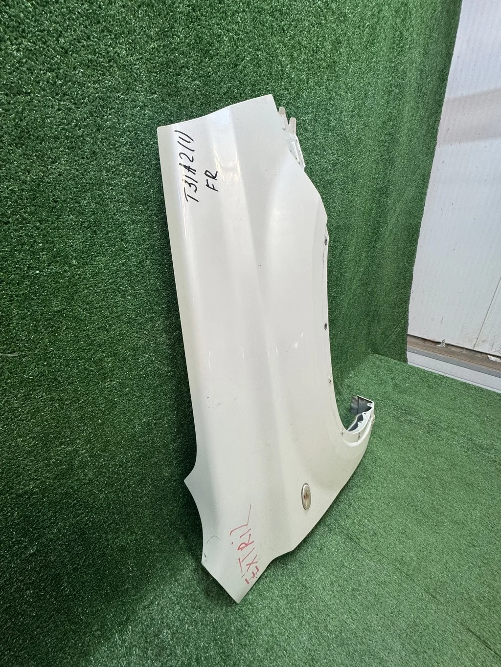 Б.у. крыло NISSAN X-TRAIL T31 NISSAN X-TRAIL T31 2.5 2010