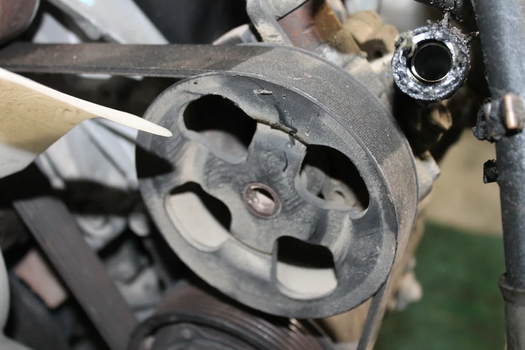 Б.у. насос гидроусилителя MITSUBISHI PAJERO V97W MITSUBISHI PAJERO V97W 3.8 2009