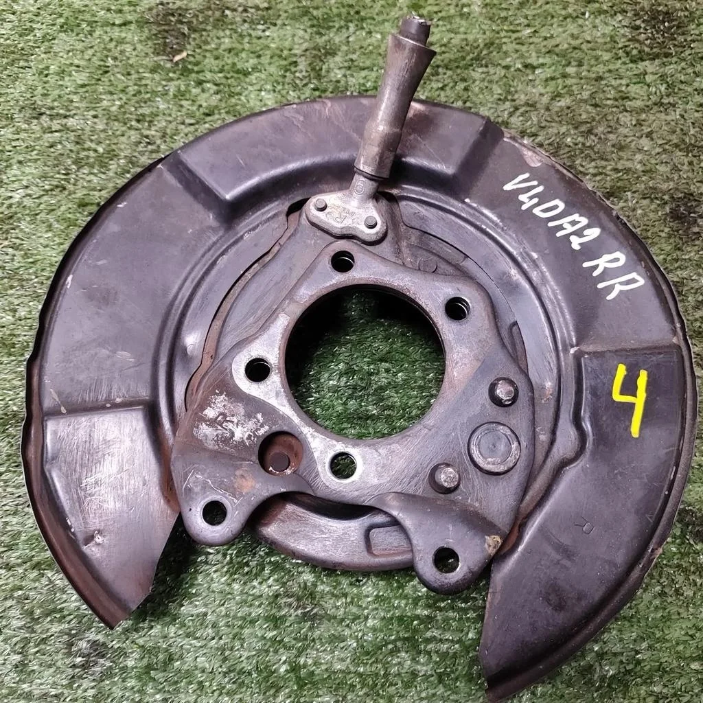 Б.у. щиток тормозного диска TOYOTA CAMRY V40 ACV40 TOYOTA CAMRY V40 ACV40 2.4 2008