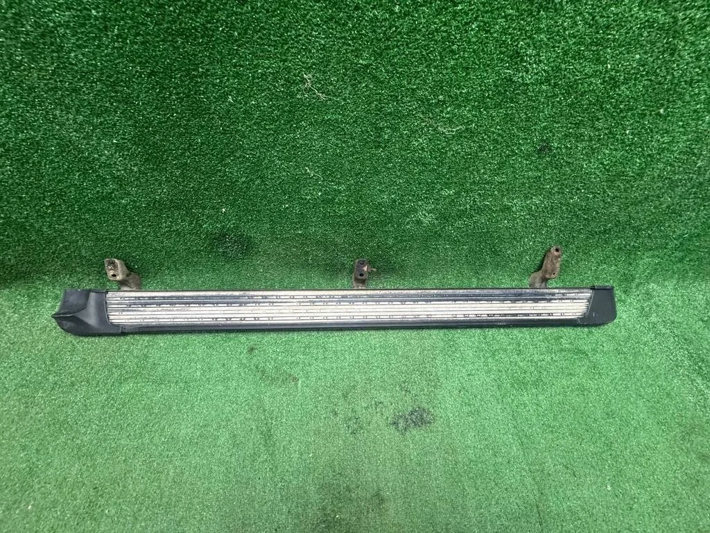 Б.у. подножка TOYOTA LAND CRUISER J200 TOYOTA LAND CRUISER J200 4.7 2013