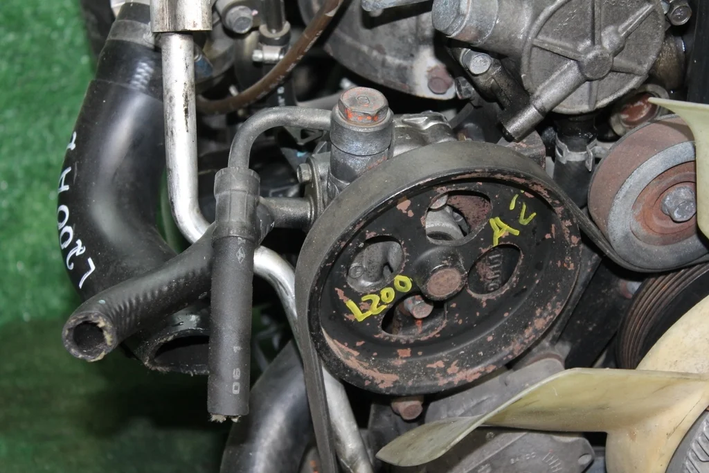 Б.у. насос гидроусилителя MITSUBISHI L200 KB4T MITSUBISHI L200 KB4T 2.5 2008