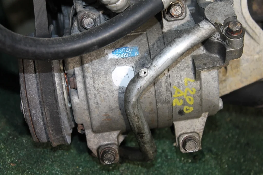 Б.у. компрессор кондиционера MITSUBISHI L200 KB(KA) MITSUBISHI L200 KB(KA)