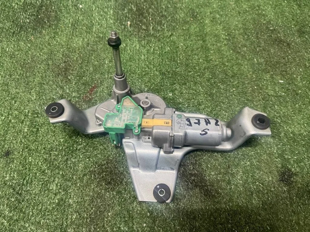 Б.у. мотор заднего дворника MITSUBISHI PAJERO V97W MITSUBISHI PAJERO V97W 3.8 2009