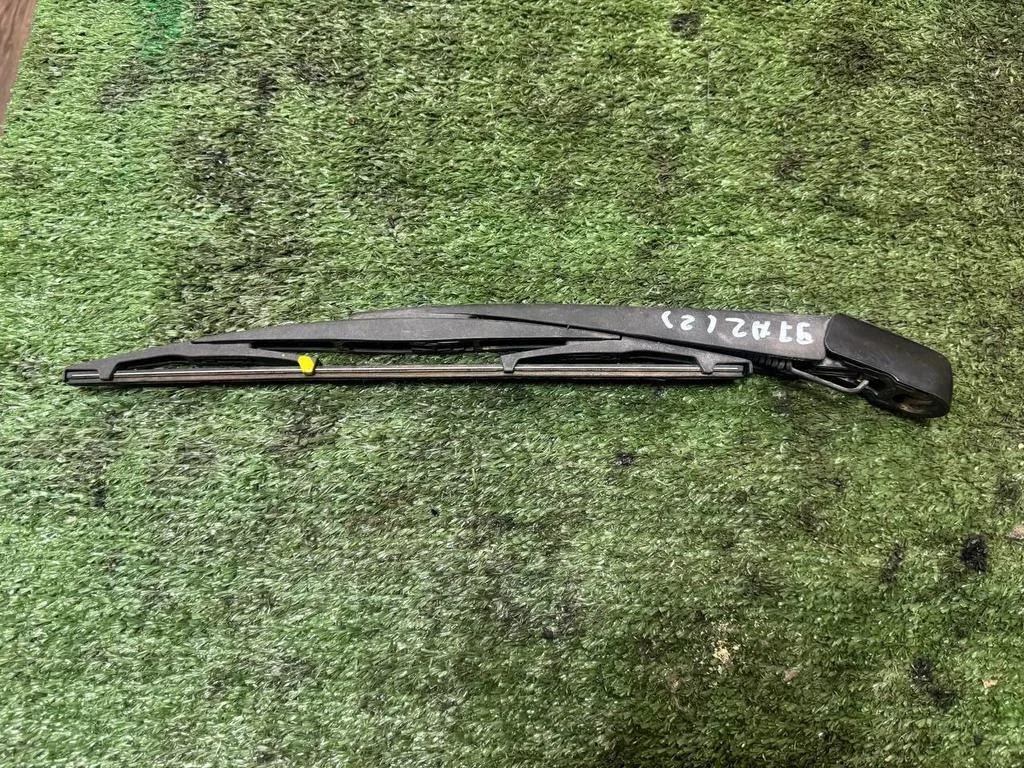 Б.у. поводок стеклоочистителя MITSUBISHI PAJERO V97W MITSUBISHI PAJERO V97W 3.8 2009