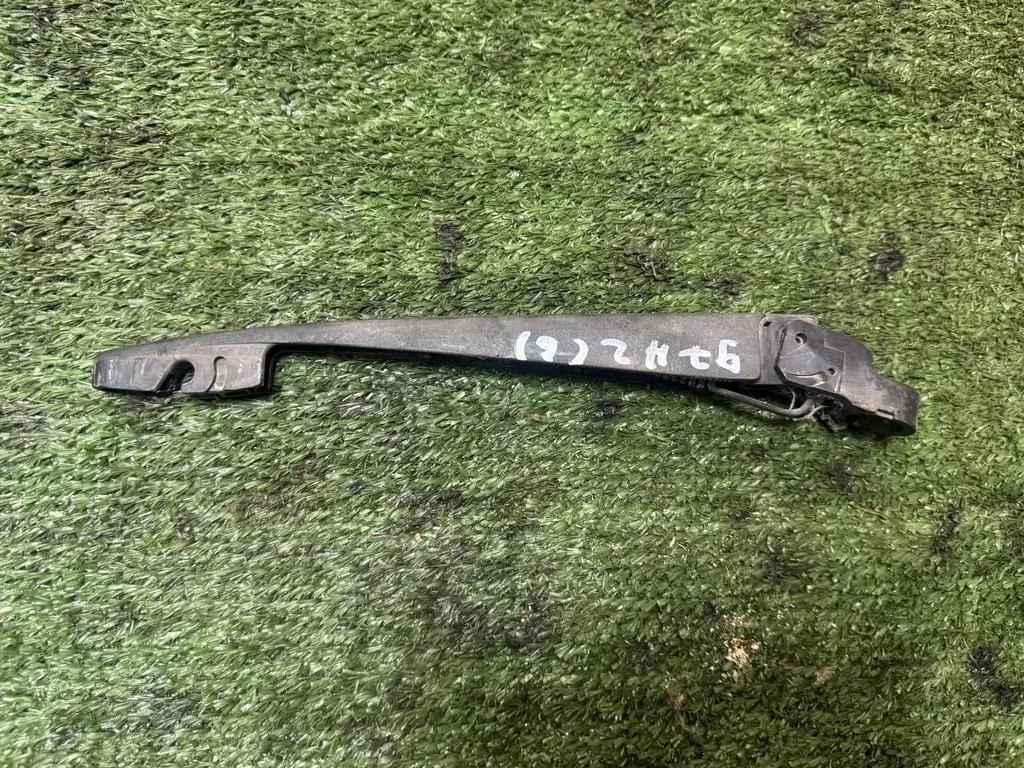 Б.у. поводок стеклоочистителя MITSUBISHI PAJERO V97W MITSUBISHI PAJERO V97W 3.8 2009