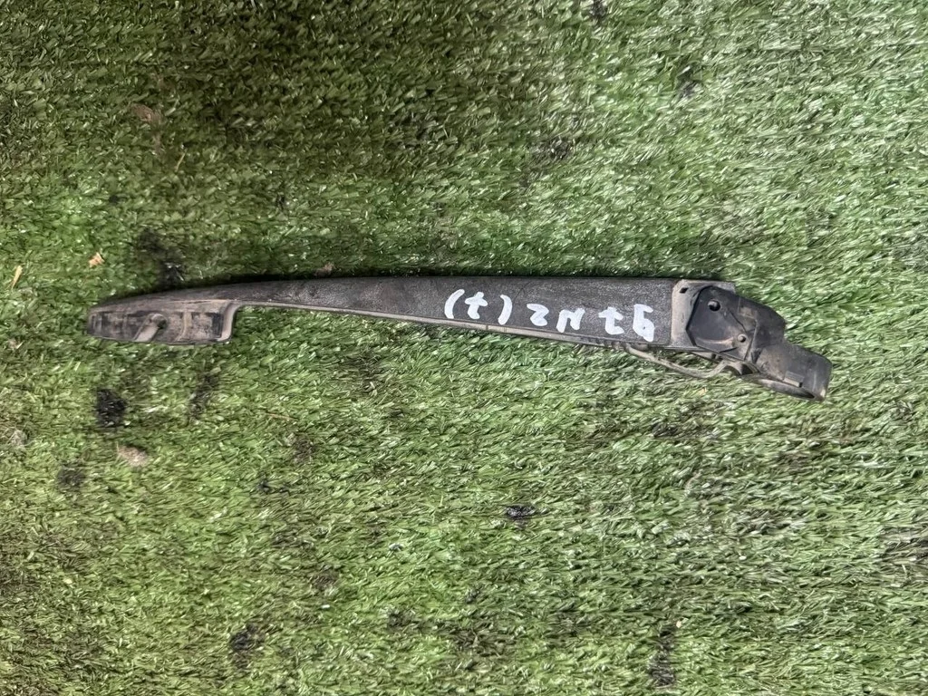 Б.у. поводок стеклоочистителя MITSUBISHI PAJERO V97W MITSUBISHI PAJERO V97W 3.8 2009