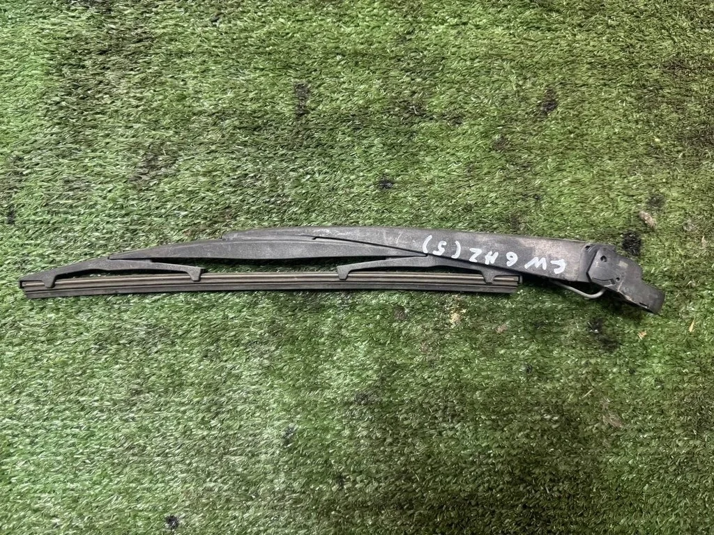 Б.у. поводок стеклоочистителя MITSUBISHI OUTLANDER XL CW6W MITSUBISHI OUTLANDER XL CW6W 3.0 2006