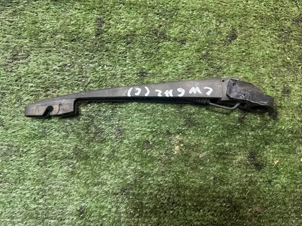 Б.у. поводок стеклоочистителя MITSUBISHI OUTLANDER XL CW6W MITSUBISHI OUTLANDER XL CW6W 3.0 2006