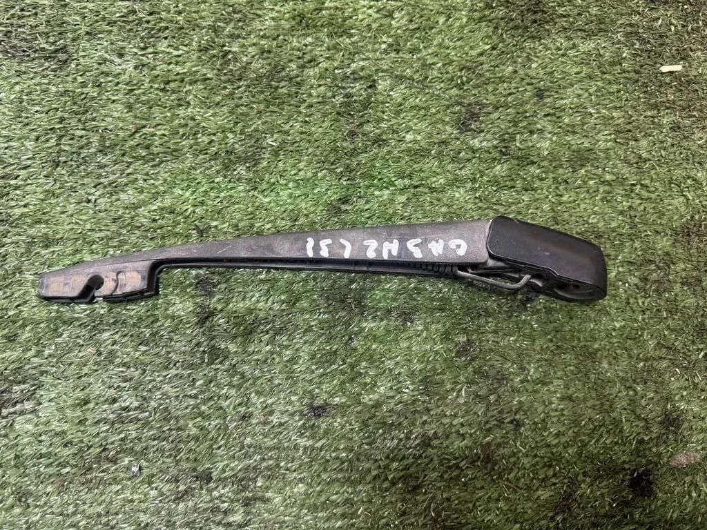 Б.у. поводок стеклоочистителя MITSUBISHI ASX GA3W MITSUBISHI ASX GA3W 1.8 2012